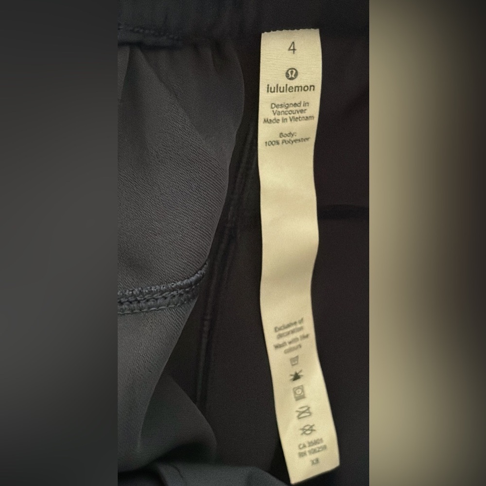 Lululemon On The Fly Crop 23" True Navy Sz 4 drawstring pocket travel W6AV6S - Picture 7 of 7